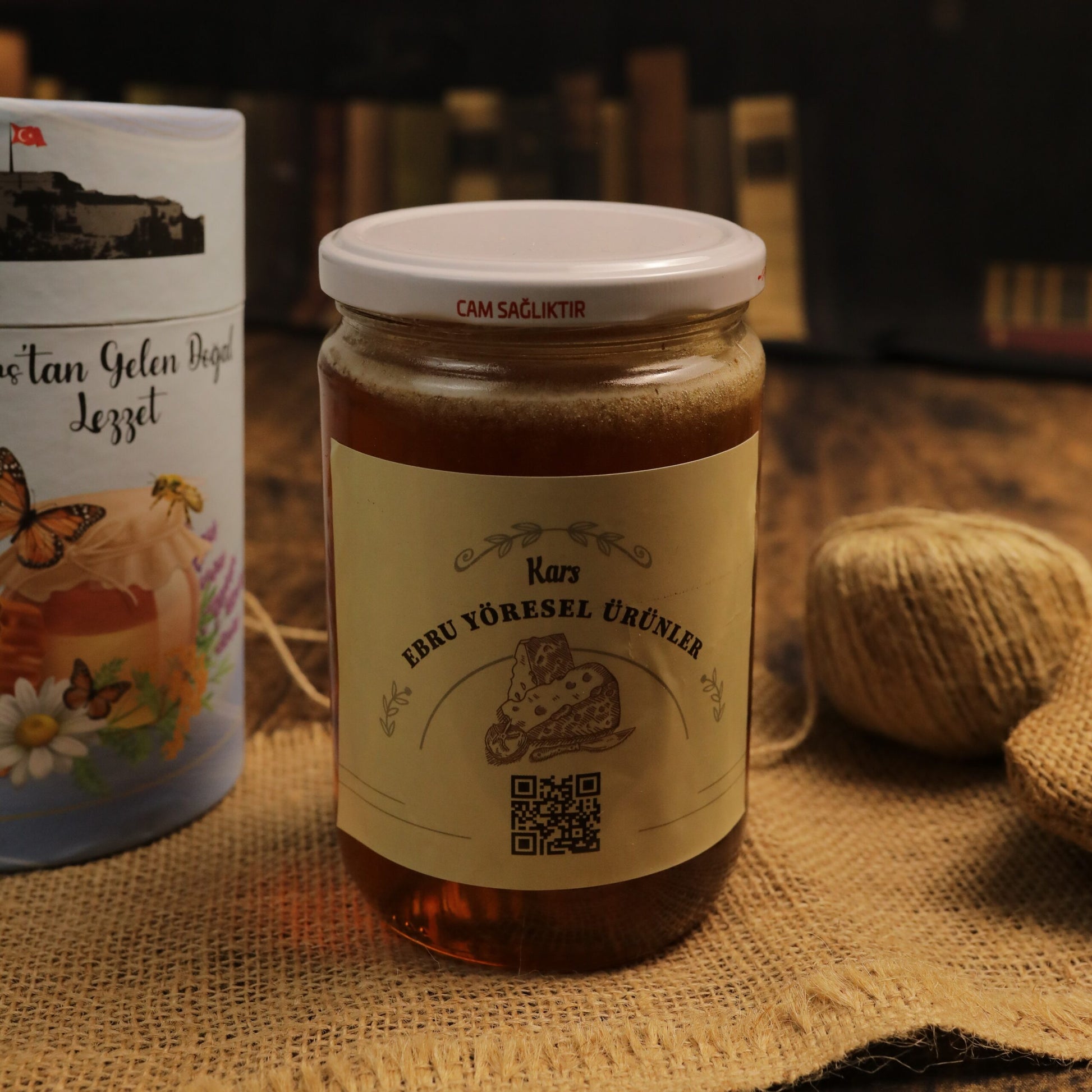 Kars Süzme Çiçek Balı: Doğal ve Saf Lezzetin Temsilcisi