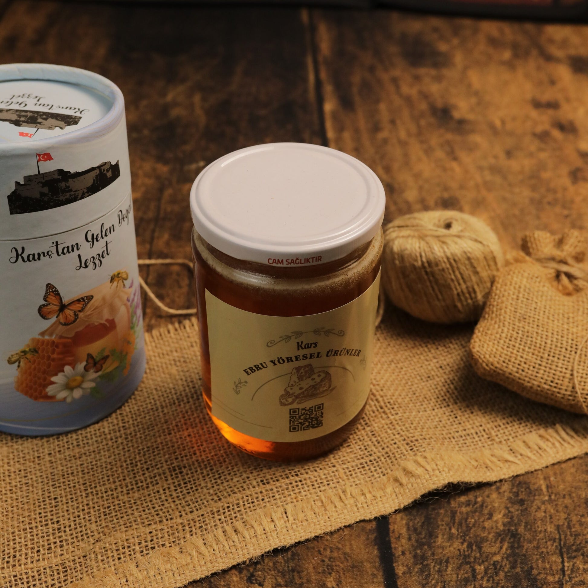 Kars Süzme Çiçek Balı: Doğal ve Saf Lezzetin Temsilcisi